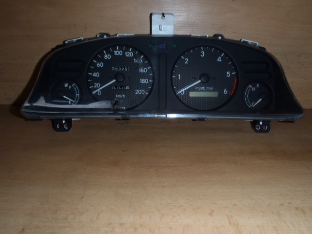 Přístrojová deska Toyota Corolla E51-b