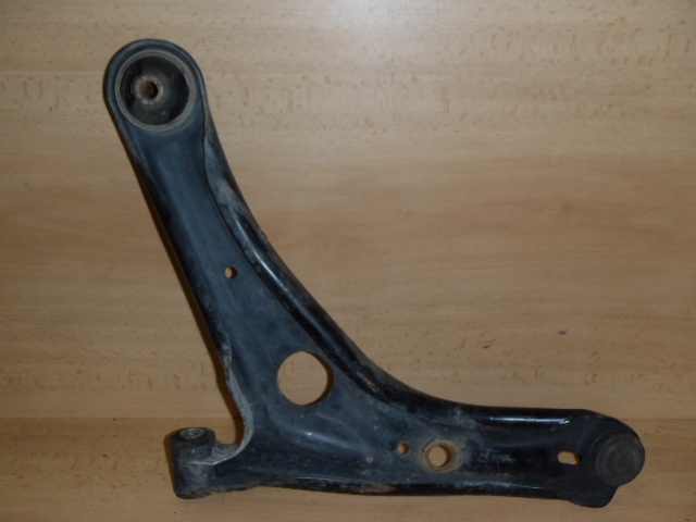 Rameno Toyota Yaris Verso P