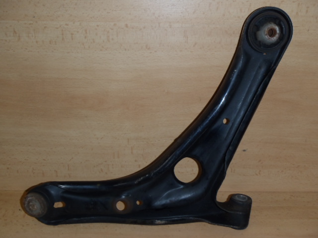 Rameno Toyota Yaris Verso L