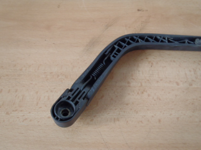 Zadní stěrač Yaris Japonsko