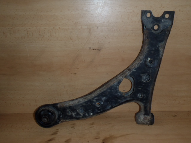 Rameno Toyota RAV4 L. 00-05