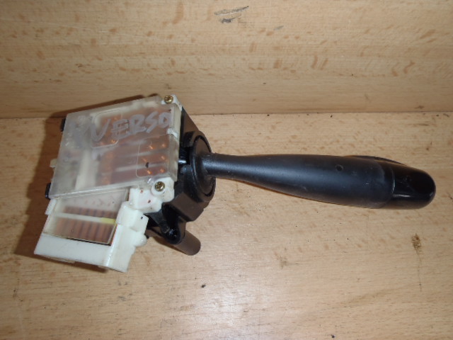 Ovládání světel Toyota Yaris Verso 