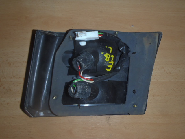 Zadní světlo Carina E L. 1994-1997 LB do dveří