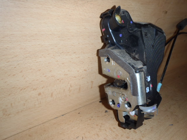 P.P zámek s centrálem Hilux