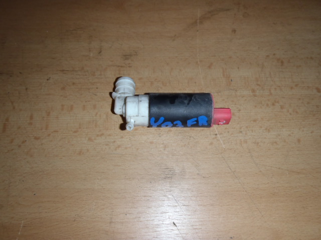 Motorek ostřikovačů