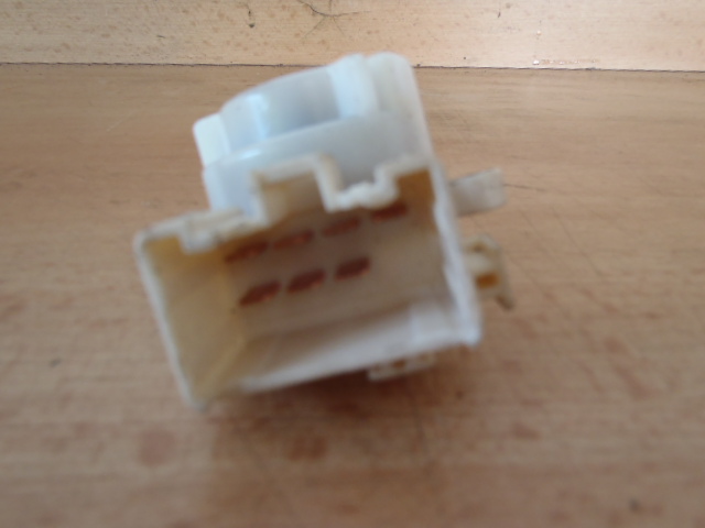 Oříšek pod spínačku