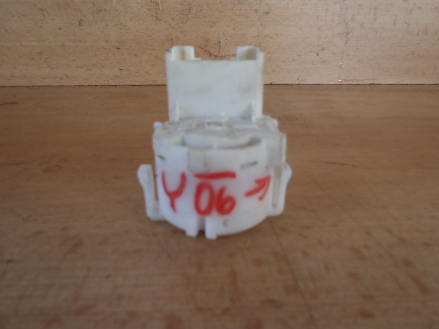 Oříšek pod spínačku