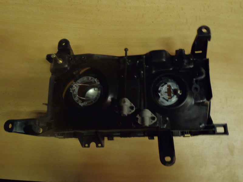 Přední světlo Land Cruiser 80 L.