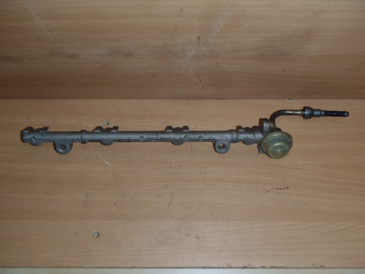 Vstřikovací lišta 2.4 VVT-i