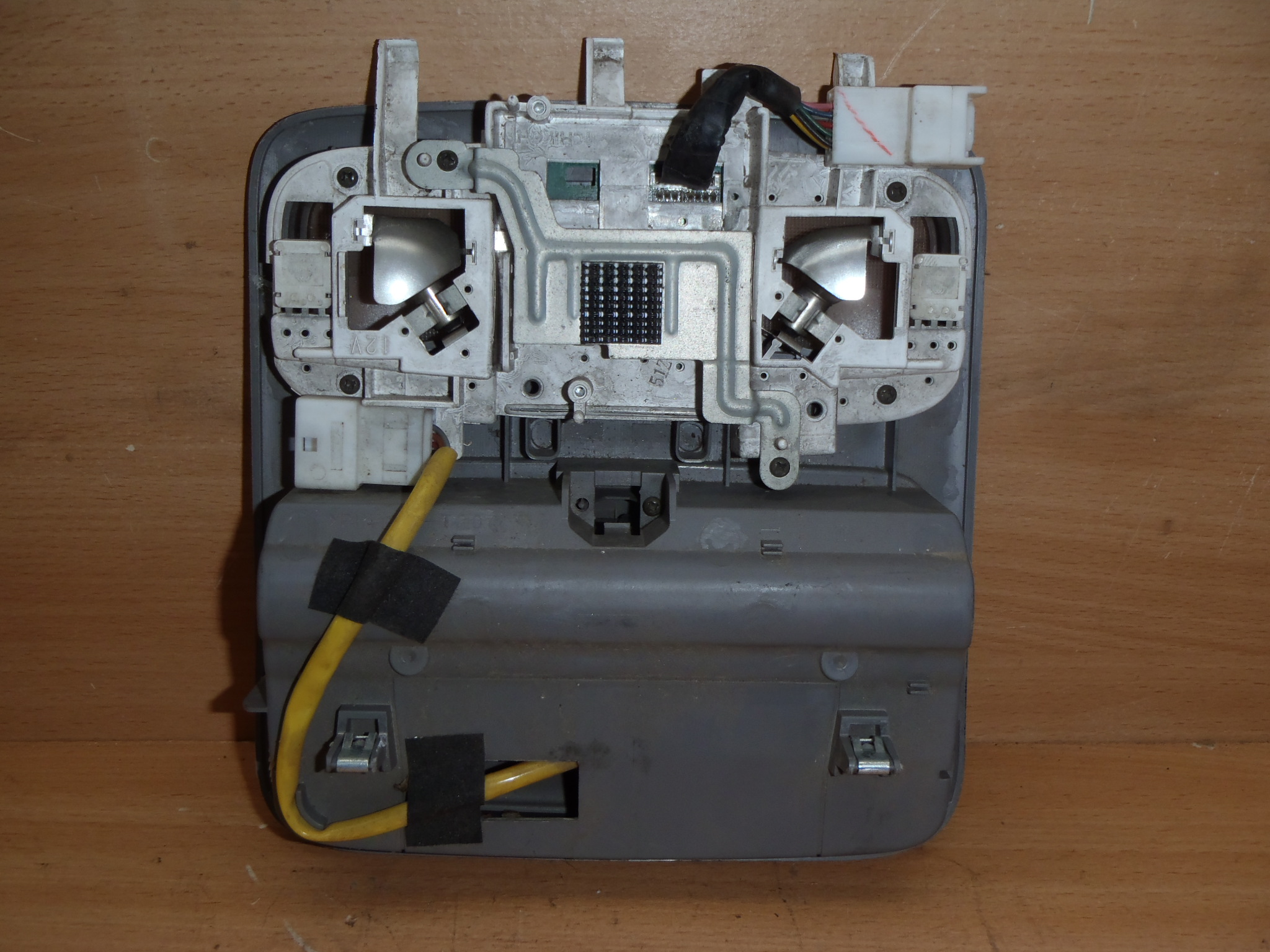 Středový panel se světlem