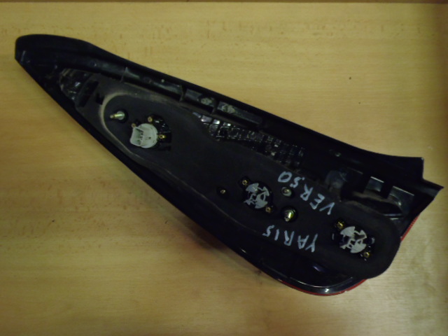 Zadní světlo Yaris Verso P. 2003->