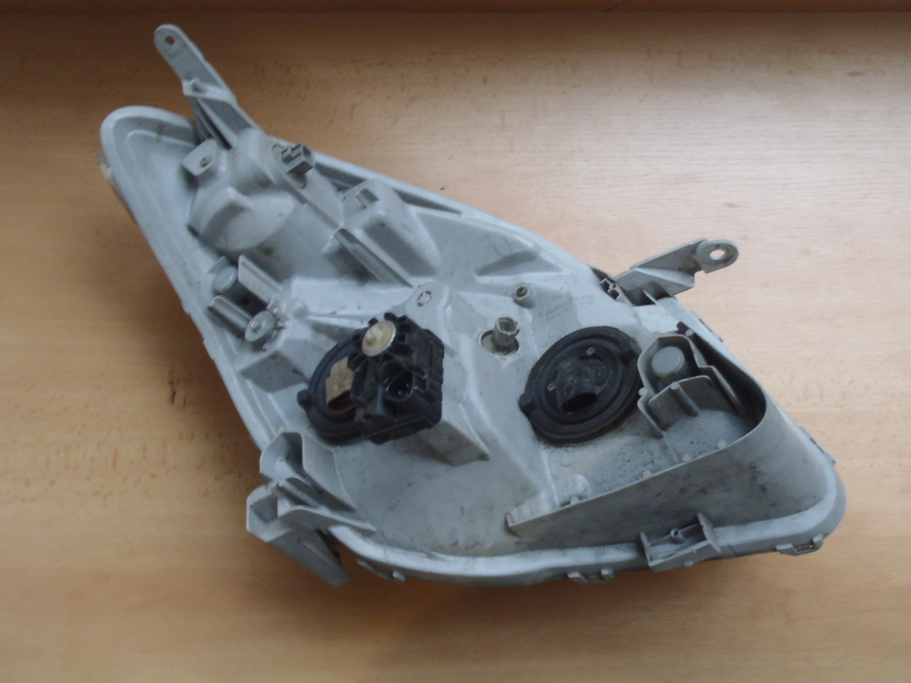 Přední světlo Corolla Verso L.2001-2004