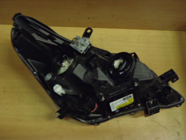 Přední světlo Verso xenon L. 2009-2012