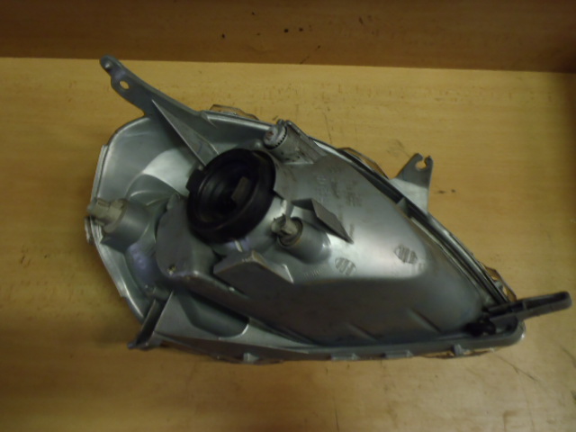 Přední světlo Yaris L. 1998-2002 Japonec