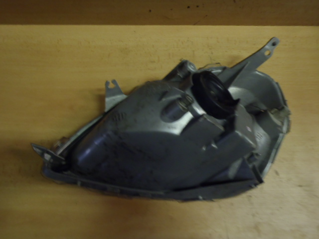 Přední světlo Yaris P. 1998-2002 Japonec