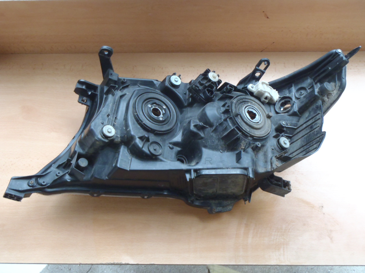 Přední světlo Land Cruiser 200 P.