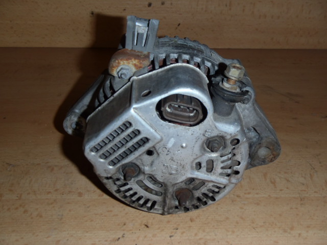 Alternátor Camry 2.2i