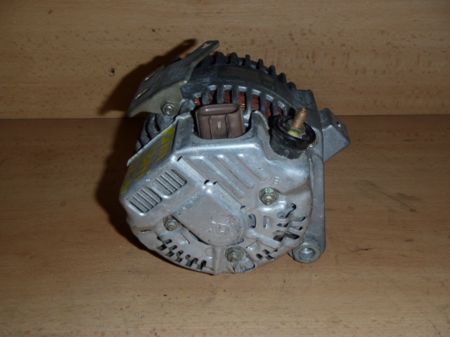 Alternátor Camry 2.4i