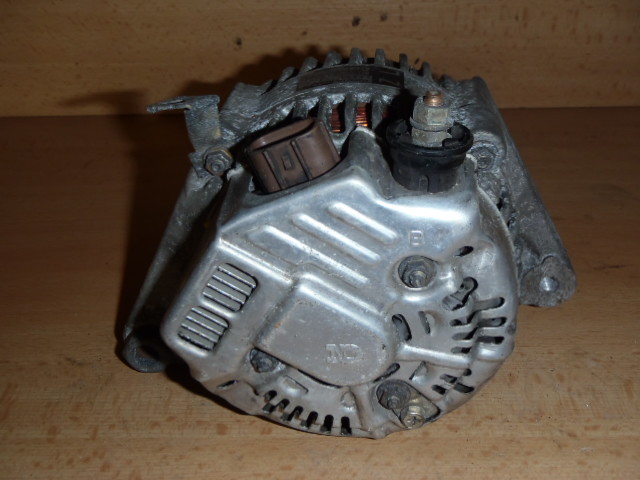 Alternátor Corolla Verso 1.8 VVT-i