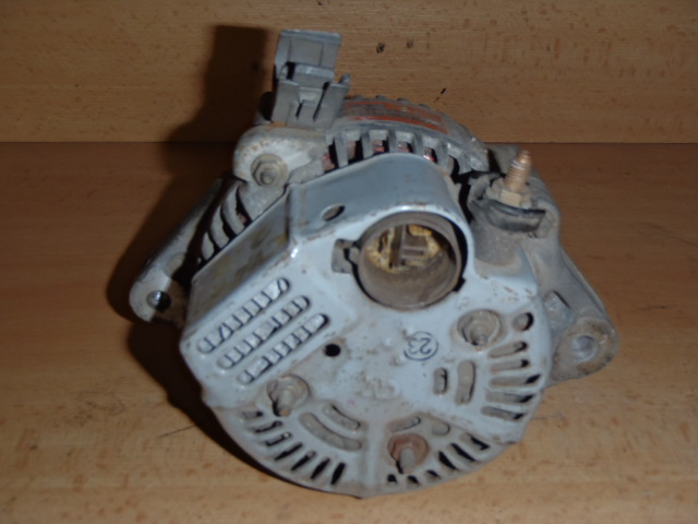 Alternátor Camry 2.2i