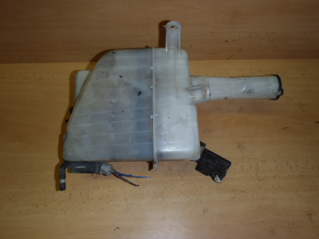 Nádobka ostřikovačů Celica 1990-1993