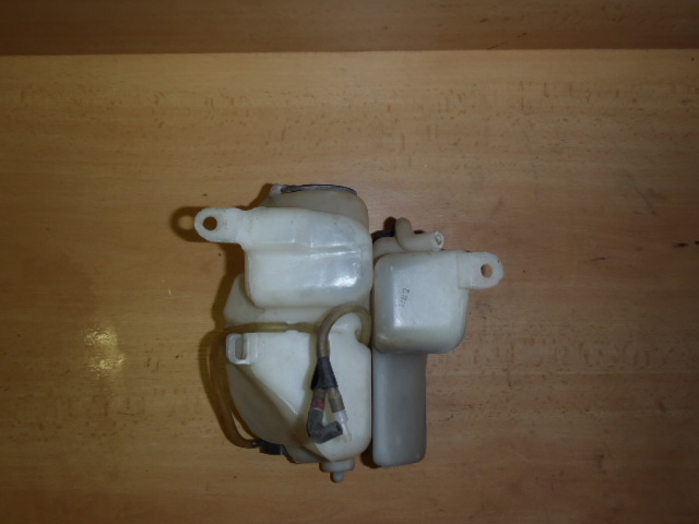 Nádobka ostřikovačů Starlet 1996-1999