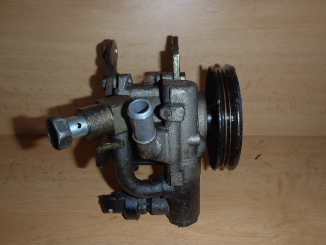 Servo pumpa Carina E 2.0i