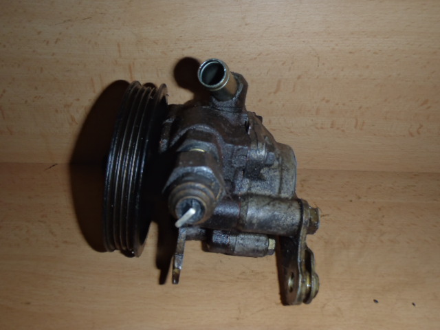 Servo pumpa Camry 3.0i V6