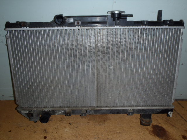 Chladič Carina E 1.6i