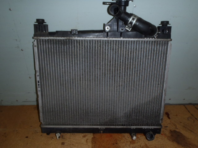 CHladič Yaris 1.5i sport