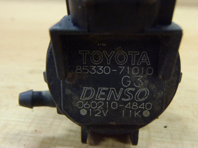 Motorek ostřikovačů Toyota Hilux 3.0 D4D automat