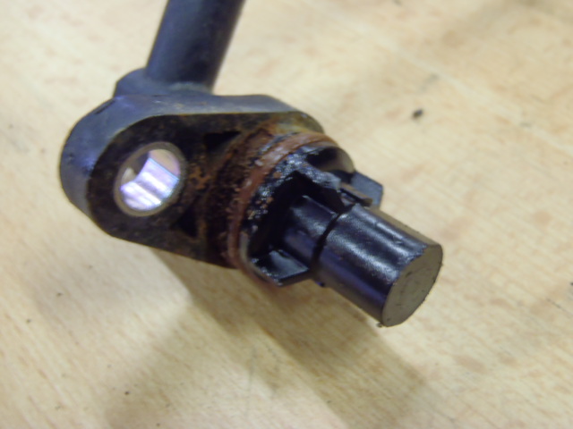 Čidlo ABS levé Toyota Hilux 3.0 D4D automat