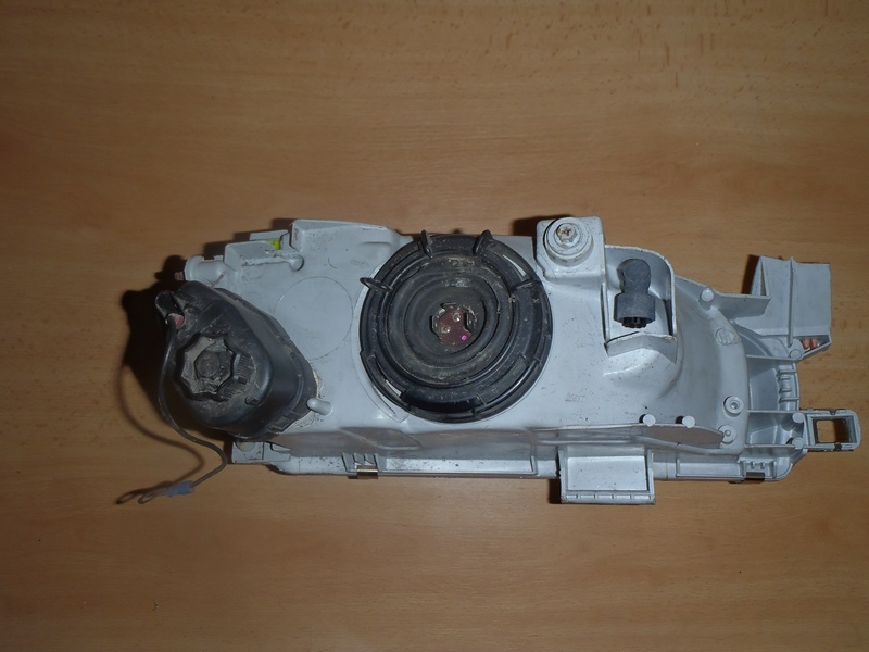 Přední světlo Corolla L.1992-1997 liftback