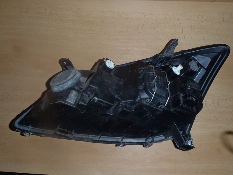 Přední světlo Corolla P. 2002-2004 Hatchback