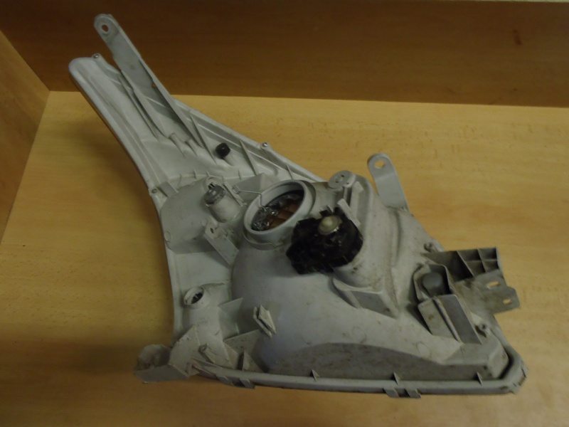 Přední světlo LC 120 L.