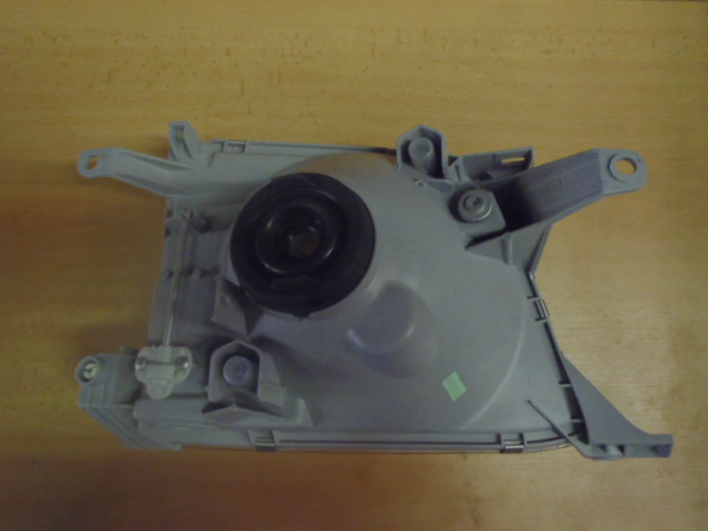 Přední světlo Land Cruiser 90 L.