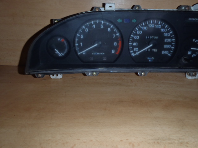 Přístrojová deska Toyota Corolla E31