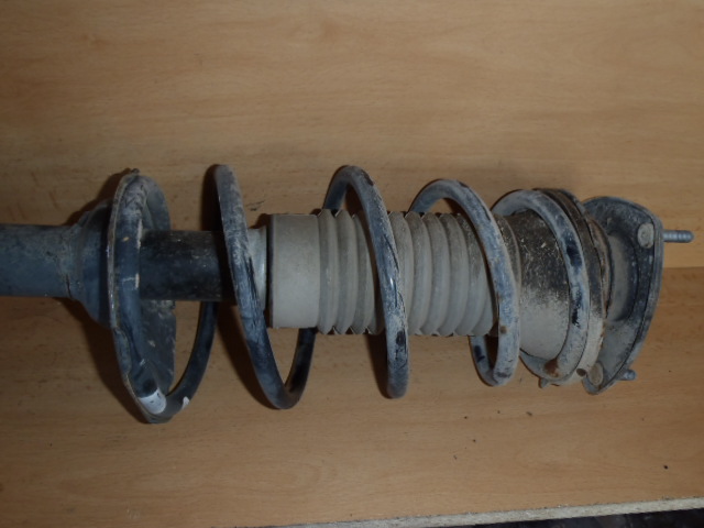 Přední tlumič Toyota Yaris Verso L+P