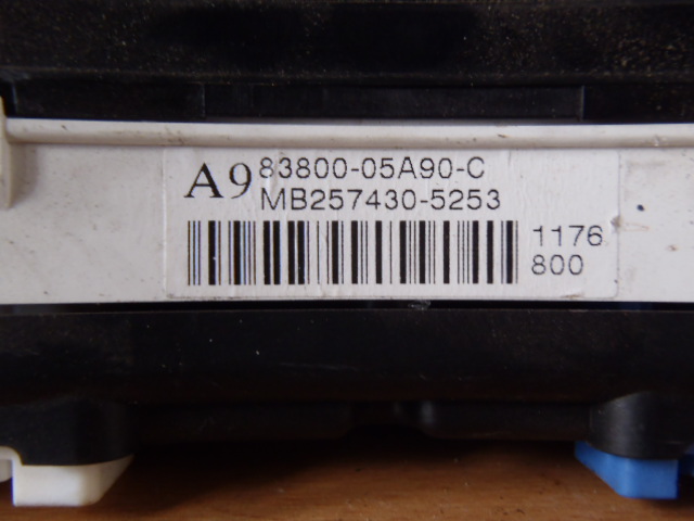 Přístrojová deska Avensis 2003-2006