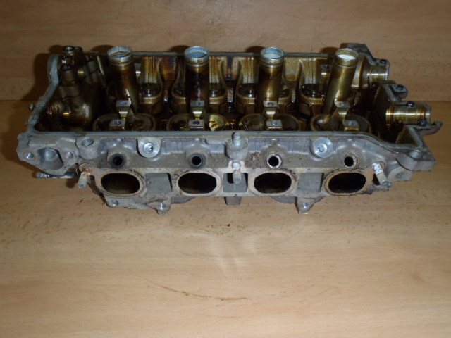 Hlava motoru Toyota Corolla 1.4i 1997-2000