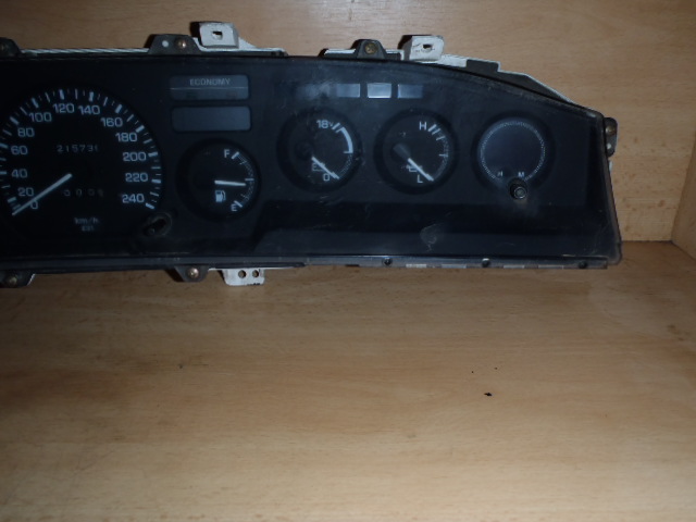 Přístrojová deska Toyota Corolla E31