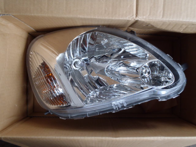 Přední světlo Yaris P. 2002-2006