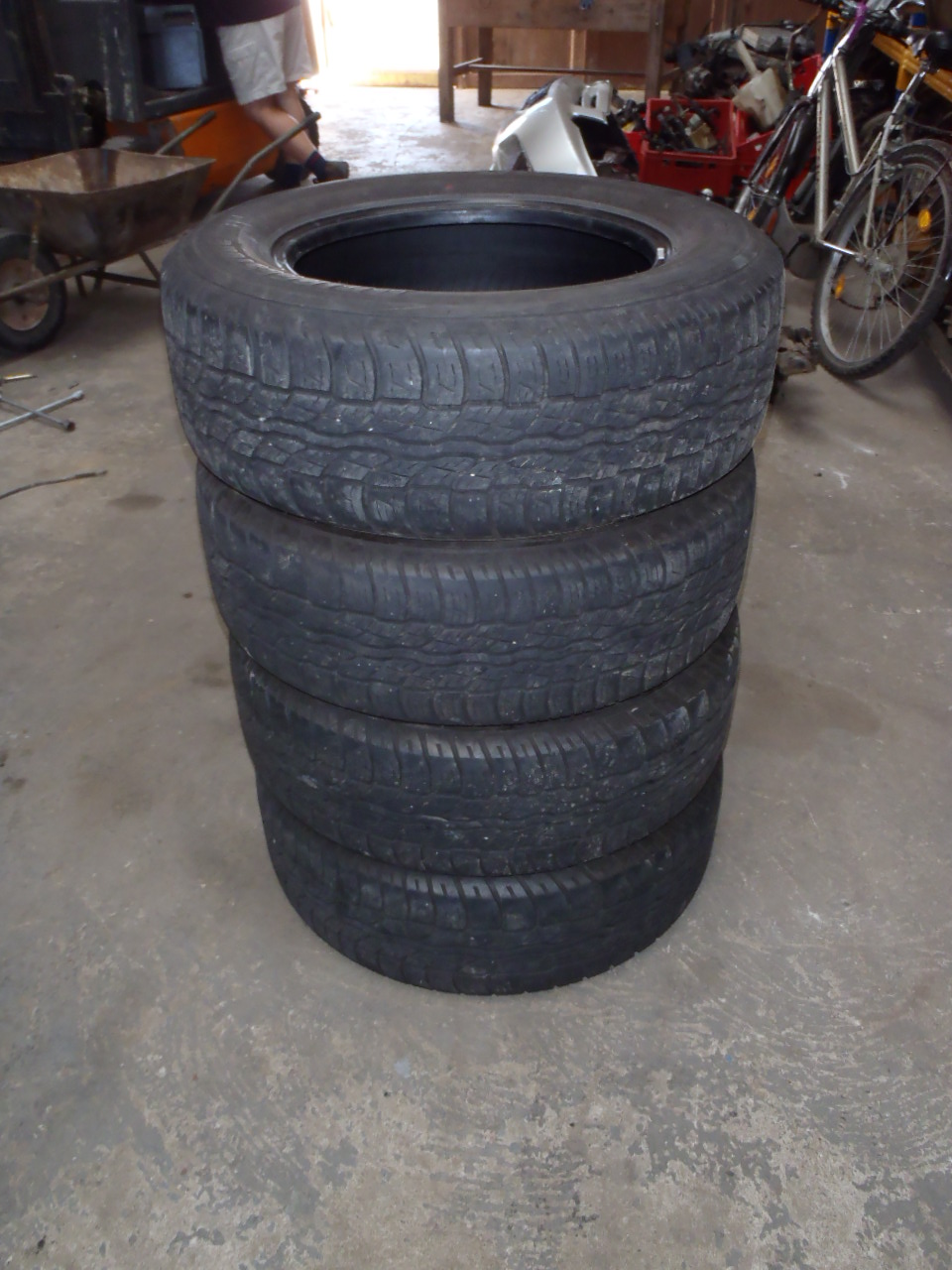 Pneu 235/60/R16 Bridgestone