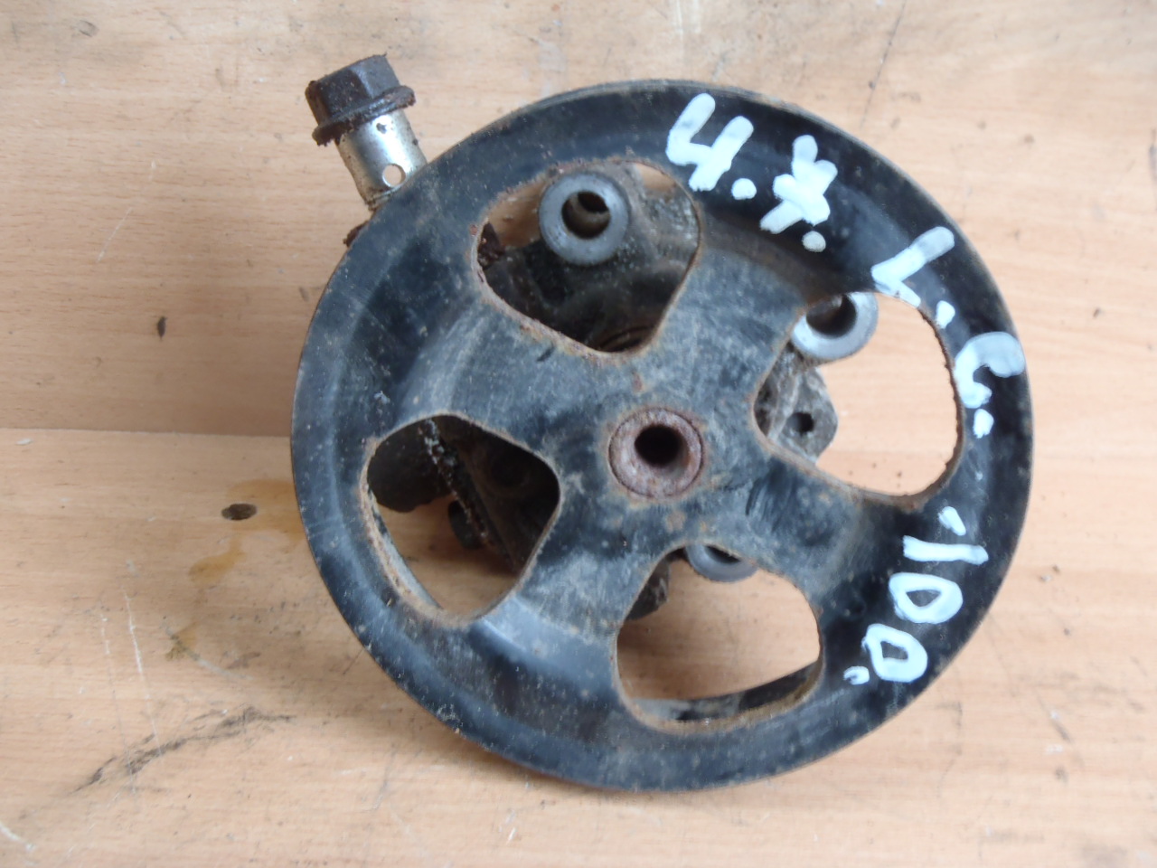 Servopumpa 4.7 benzín