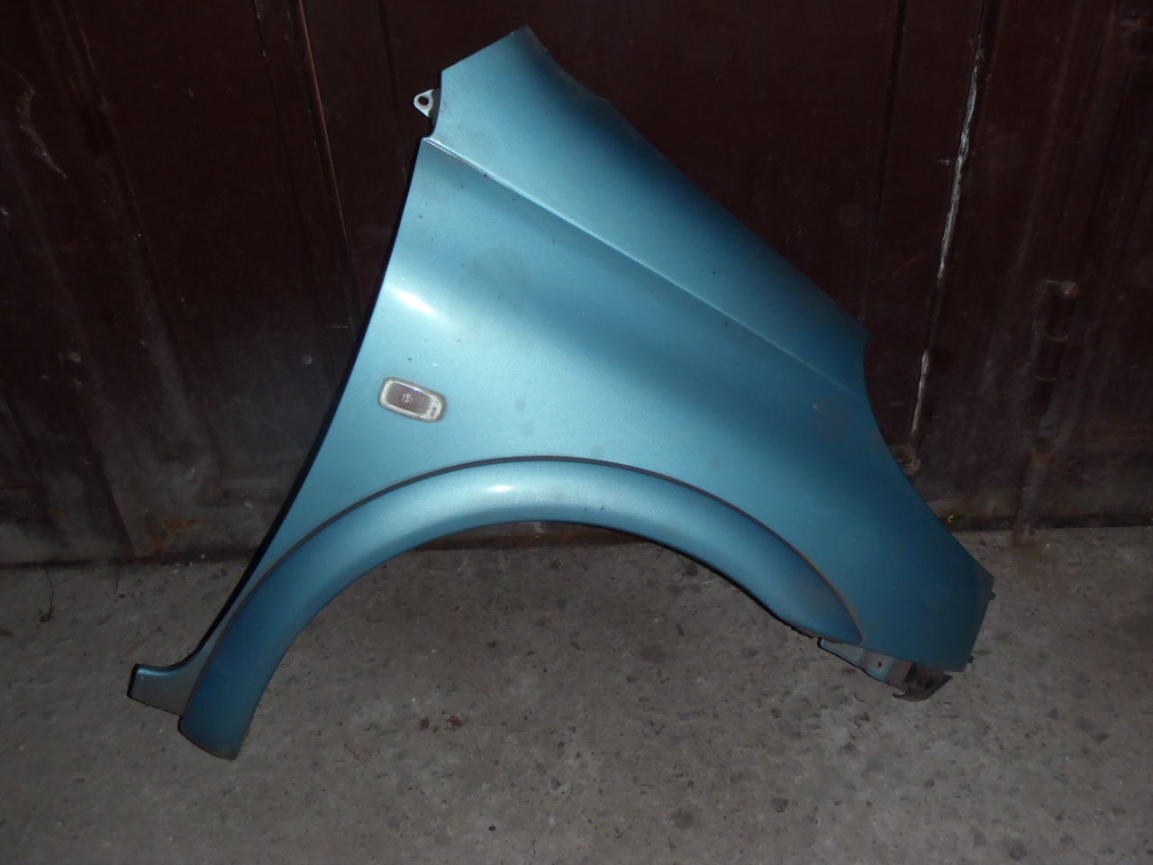 Pravý blatník + lem