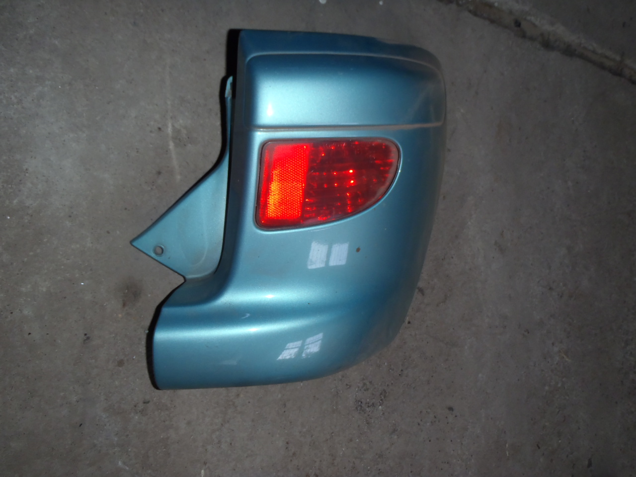 Roh nárazníku s mlhovkou P.