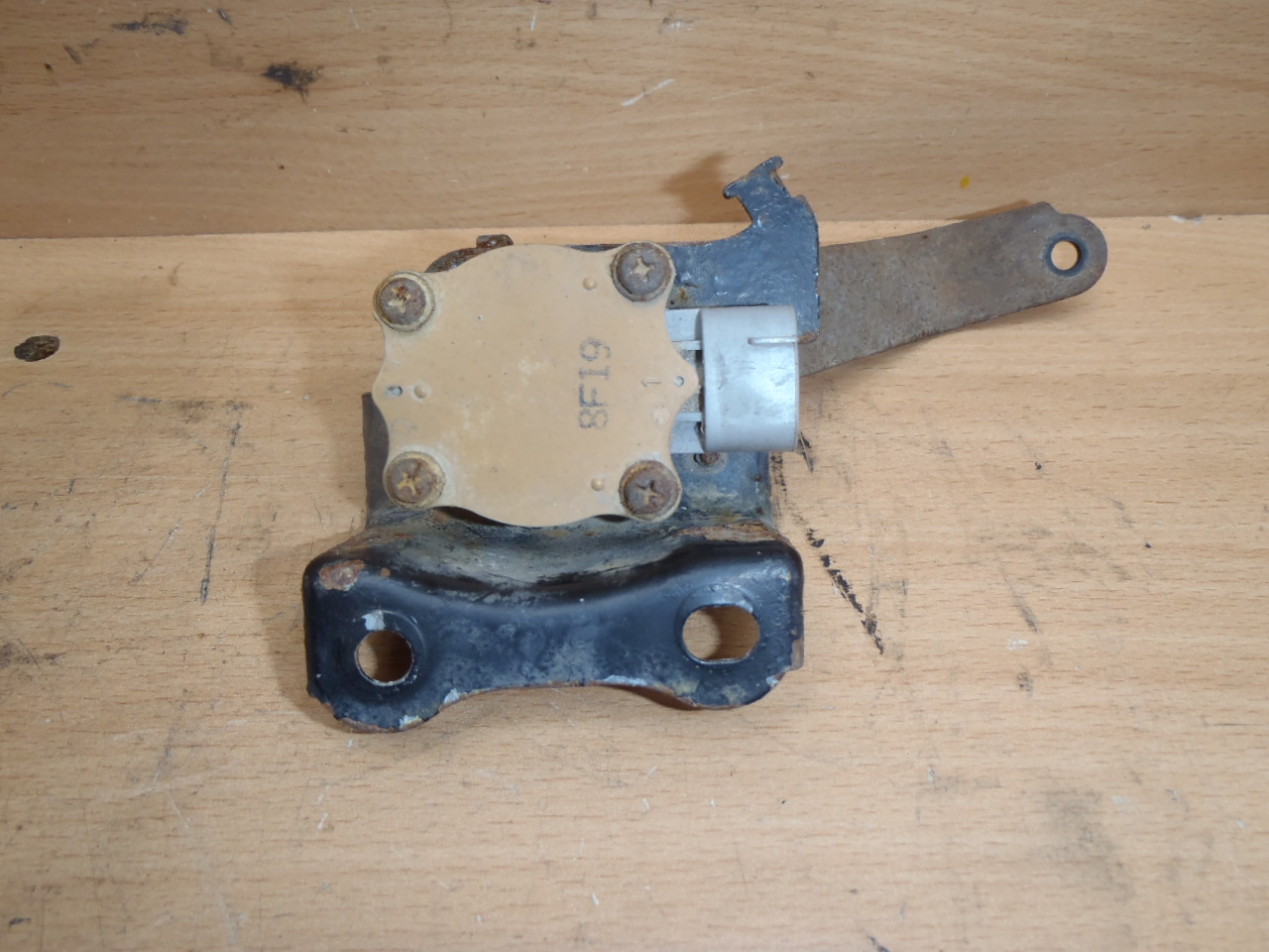 Motorek zdvihu podvozku L.P.