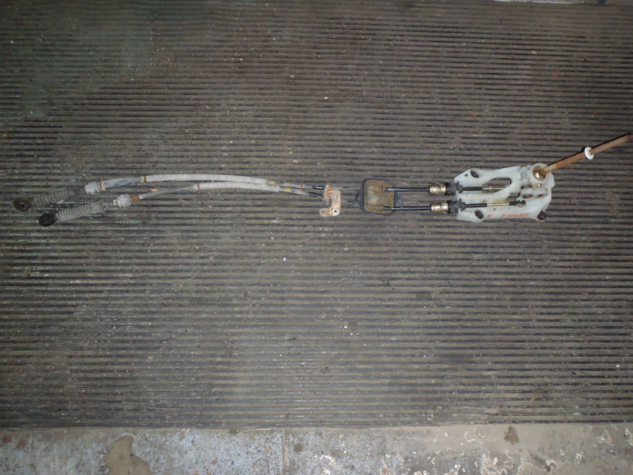 Táhla řazení + kulisa 1.5 VVT-i Sport