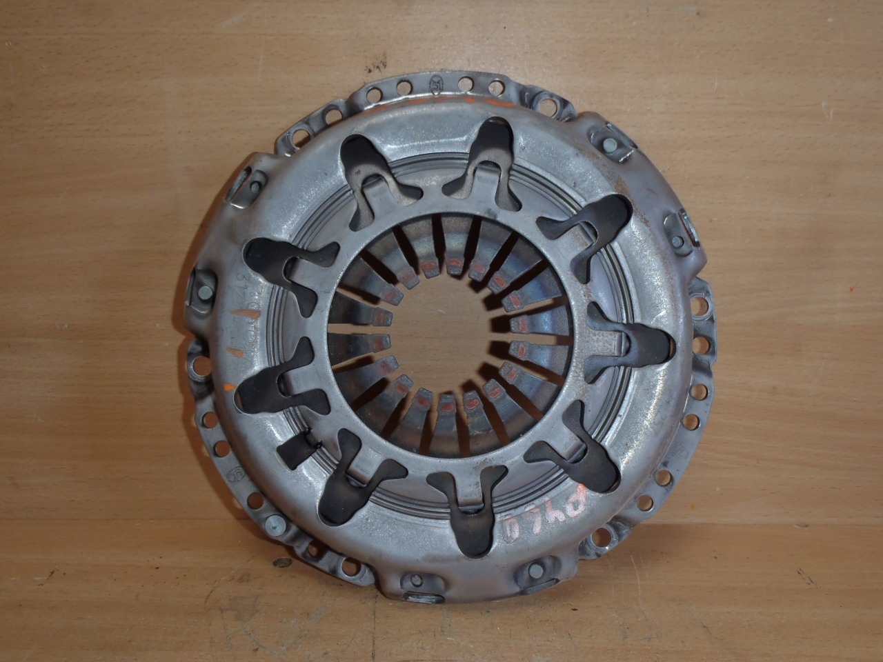 Přítlačák 1.0 VVT-i