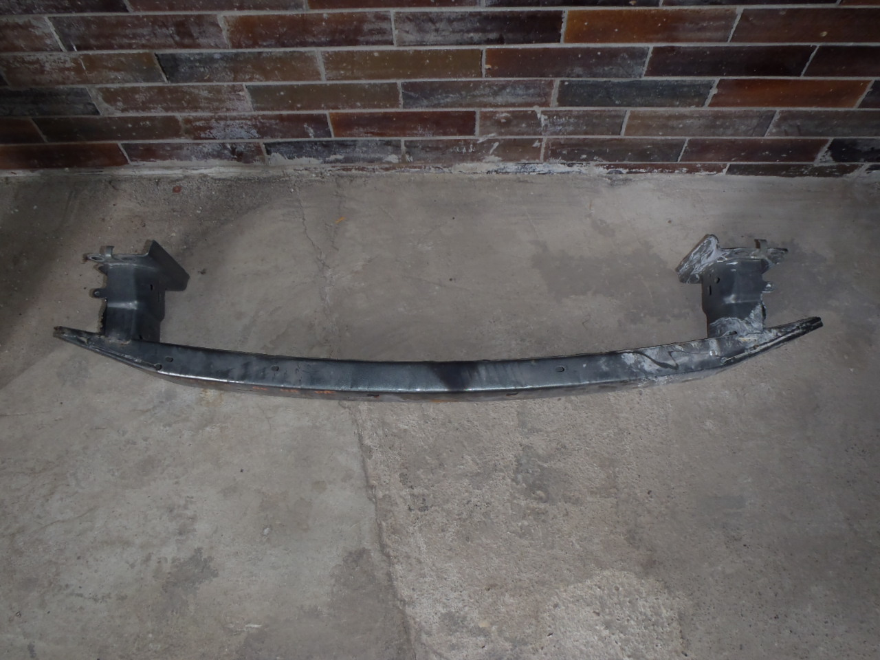 Výztuha nárazníku přední Hatchback